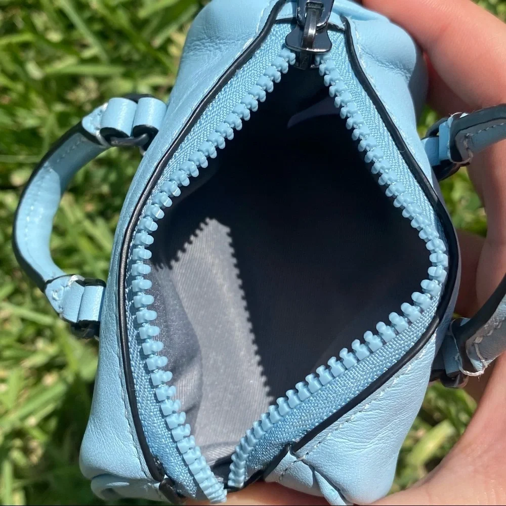 Coach luggage back light blue keychain - Picture 4 of 4